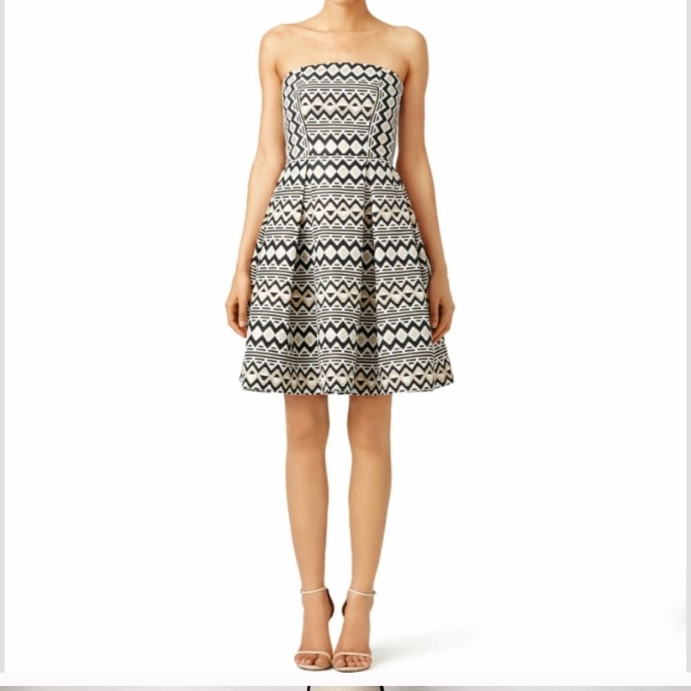 Slate & Willow Jacquard Metallic Geometric